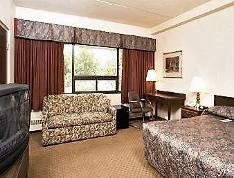 Travelodge By Wyndham Edmonton East